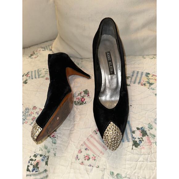 VINTAGE ANNE KLEIN BLACK VELVET & RHINESTONE CRYSTAL DRESSY CAP TOE PUMPS 7.5N - Picture 5 of 10
